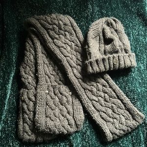 Michael Kors - hat and scarf set